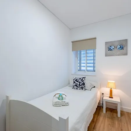 797 - Piso Reformado Con Amplia Terraza Carihue דירה *